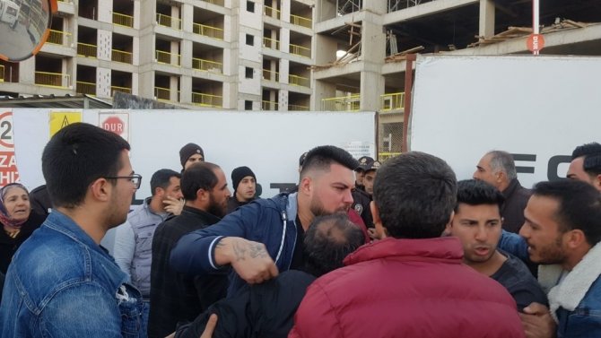 İzmir'in Karabağlar ilçesinde çalıştığı bir inşaatta vinçten düşen işçi hayatını kaybetti.