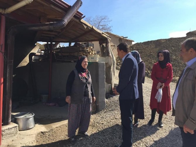 Mustafa Kırteke Akçadağ ilçesine bağlı Esenbey Polat Uşağı Mahallesini ziyaret etti