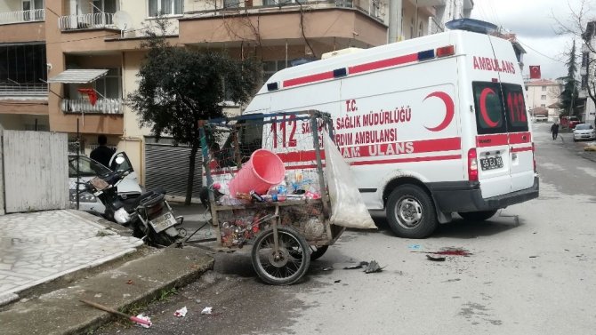 Samsun'un Bafra ilçesinde yarı ticari araç ile motosikletin çarpışması sonucu 1 kişi yaralandı.