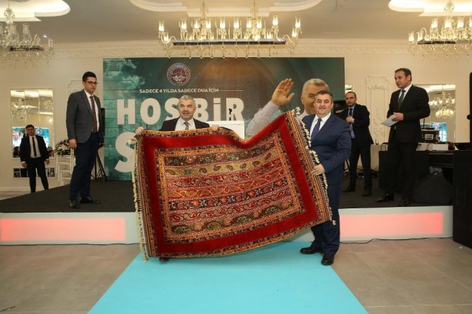 Başkan Çelik, ilçe belediye başkanları, meclis üyeleri ve Büyükşehir bürokratlarına veda yemeği verdi