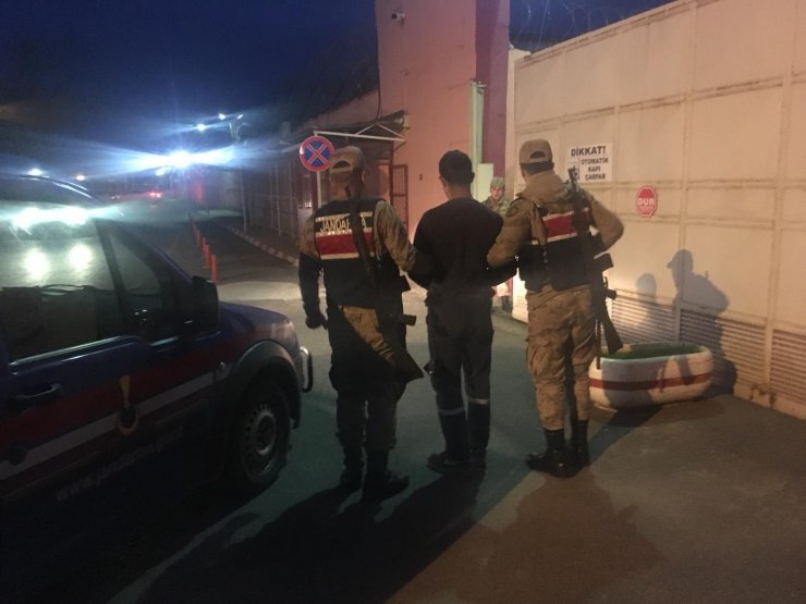 KAHRAMANMARAŞ'ın Andırın ilçesinde Evden cep telefonu çalan hırsız tutuklandı