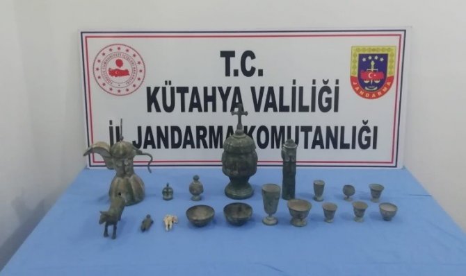 Kütahya'nın Tavşanlı ilçesinde Jandarma’dan tarihi eser operasyonu