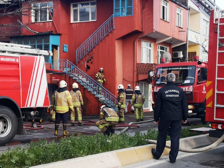İstanbul Pendik Şifa Mahallesinde Yangın Meydana Geldi