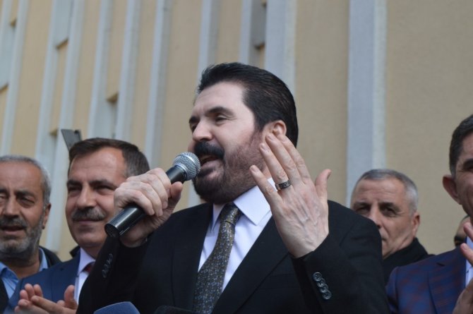 Ağrı Belediye Başkanı Sayan: "Mahallenizde çalışan gariban çöpçülere kızmayın, gelin bana kızın’’