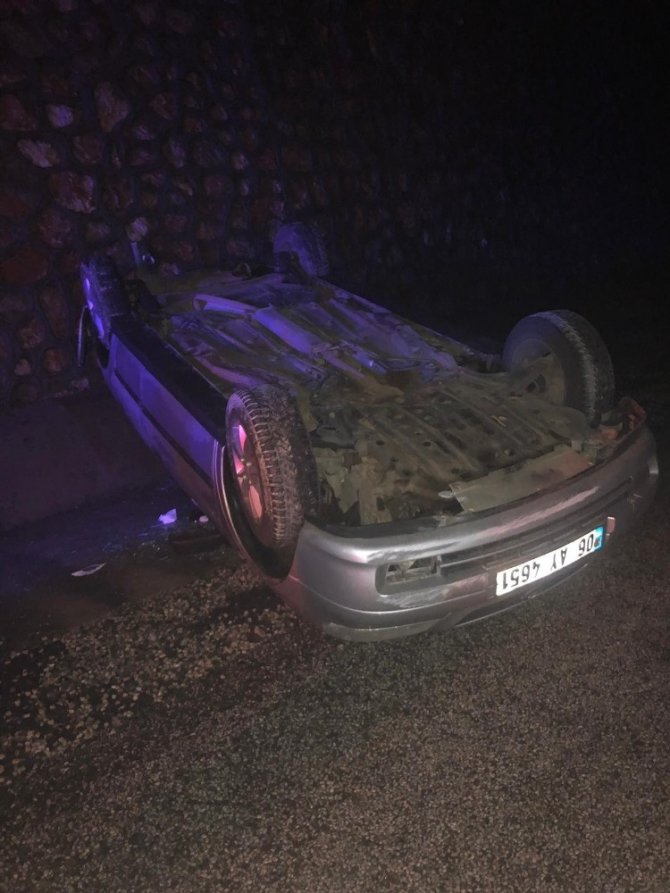 Malatya-Adıyaman karayolunda Otomobil takla attı: 4 yaralı