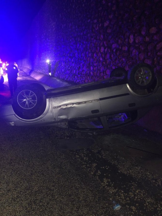 Malatya-Adıyaman karayolunda Otomobil takla attı: 4 yaralı