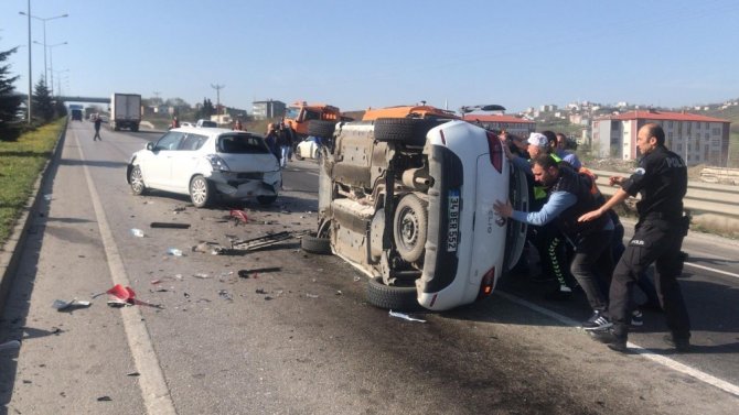 Samsun’da zincirleme kaza 4 araç birbirine girdi