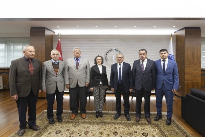 Kayseri Büyükşehir Belediye Başkanı Memduh Büyükkılıç'a hayırlı olsun ziyaretleri devam ediyor