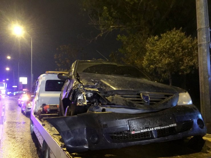 Bursa'nın Osmangazi ilçesinde kaza: 4 yaralı