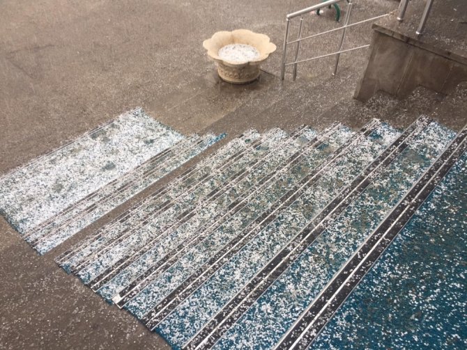 Erzurum’da dolu yağdı