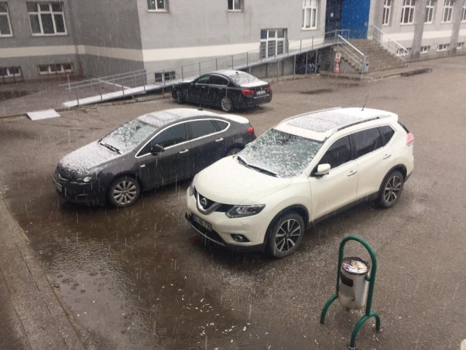 Erzurum’da dolu yağdı
