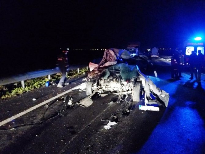 Niğde'nin Ulukışla ilçesinde Tır ile otomobil çarpıştı: 1 ölü