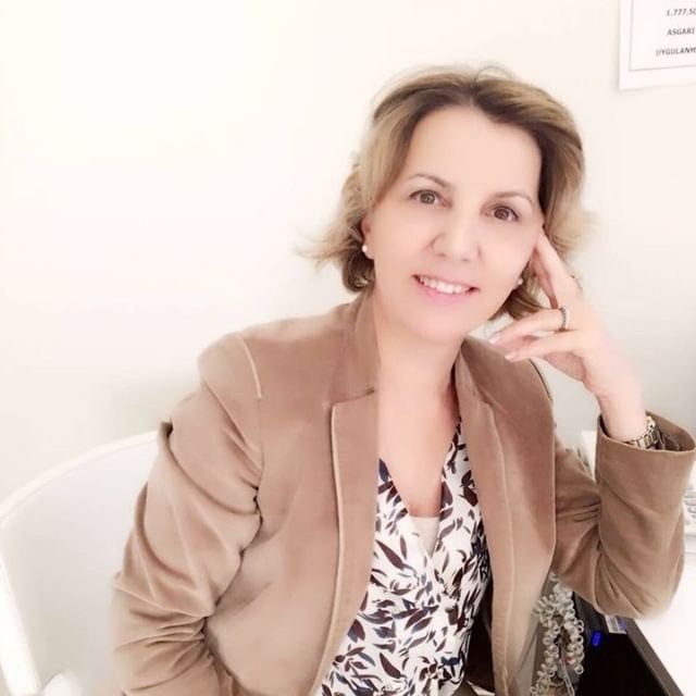 Uzman Dr.Jale Şenyurt "Güzelliğin önemli unsuru; Kaşlar"