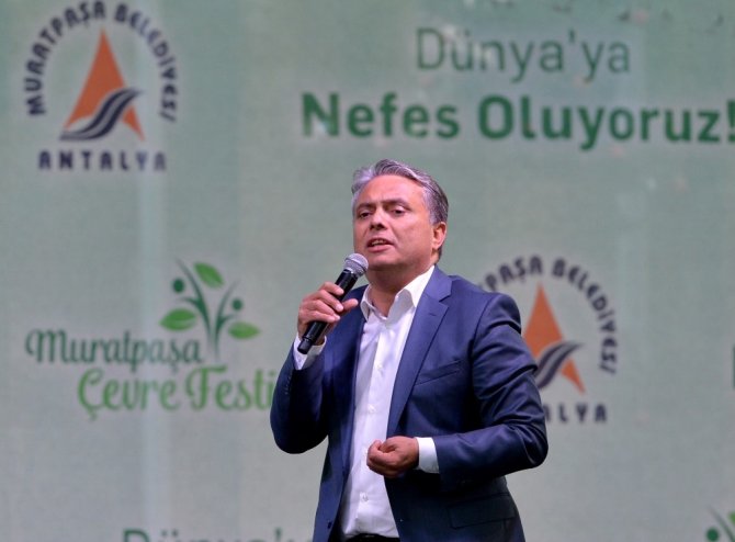 "Arkeologlar, kapitalist uygarlıktan kalan eser olarak kakalı çocuk bezi bulacaklar"