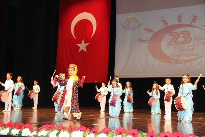23 Nisan Ulusal Egemenlik ve Çocuk Bayramı 99'uncu yıl dönümü, Mersin'de kutlandı