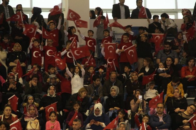23 Nisan Ulusal Egemenlik ve Çocuk Bayramı tüm ülkede olduğu gibi Malatya'da da büyük bir coşkuyla kutlandı.