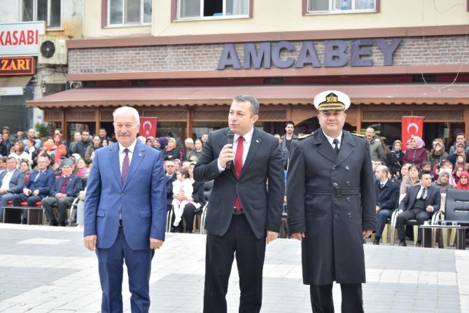 Çanakkale'nin Lapseki ilçesinde 23 Nisan Ulusal Egemenlik ve Çocuk Bayramı'nın 99'uncu yıl dönümü kutlandı