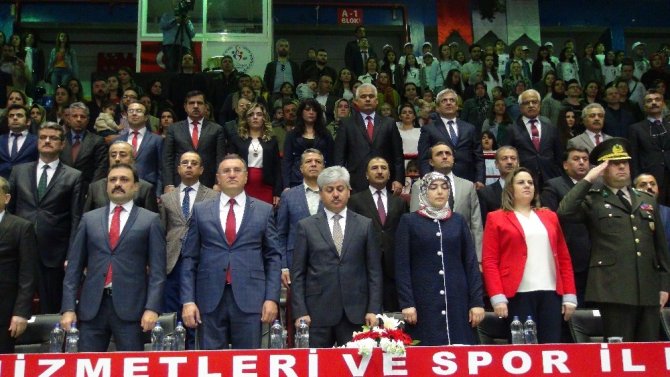 Hatay’da 23 Nisan kutlamaları saygı duruşu ve İstiklal Marşı ile başladı