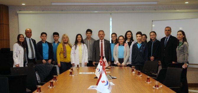 Ali Küncülü Ortaokulu öğrencilerinden coşkulu 23 Nisan kutlaması