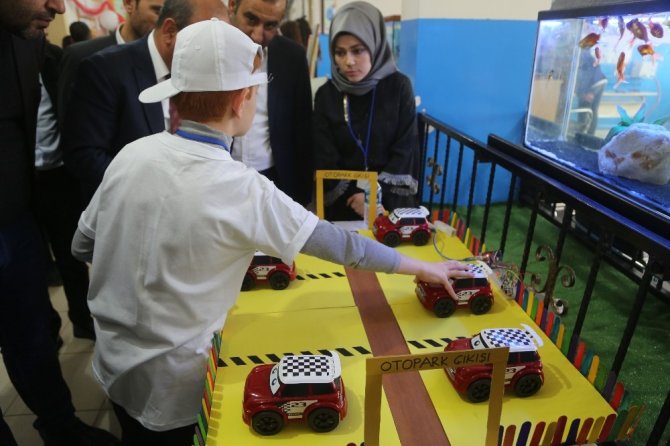 Şırnak'ın Silopi ilçesinde TÜBİTAK Bilim Fuarı açıldı