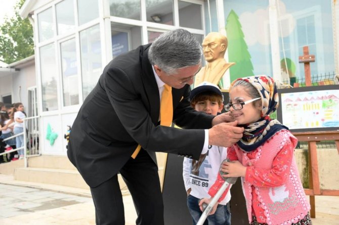 Uygulamalı Trafik Pisti Projesi kapsamında Anaokulu öğrencilerine trafik eğitimi