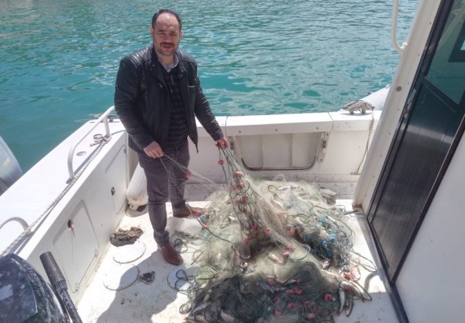 Van'ın İpekyolu ilçesinde kaçak avlanmış 100 kilo inci kefali ele geçirildi