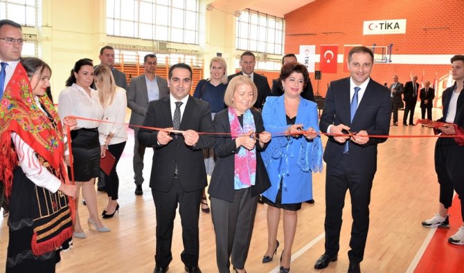 TİKA Karadağ’da Tuzi 25 Mayıs Lisesi Spor Salonu'nu yeniledi