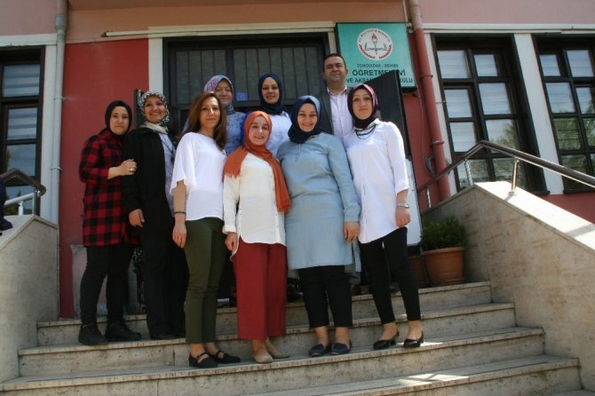 Devrek Ahmet Taner Kışlalı Ortaokulundan dayanışma kahvaltısı