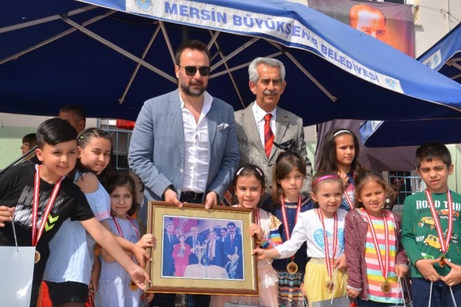 Anamurda düzenlenen öykü yarışmasında dereceye girenlere ödülleri verildi