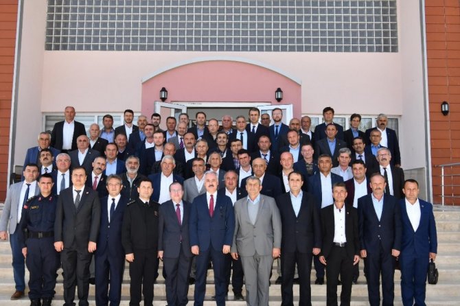 “Köylerimizin en ücra yerinde bile yaşan insanımıza da hizmet götürmek hepimizin görevi”