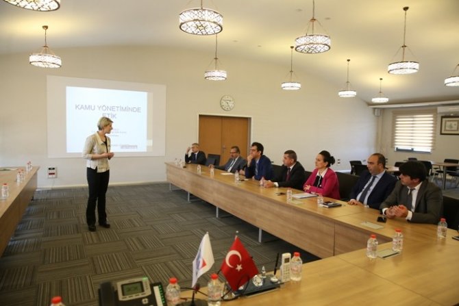 Palancıoğlu “Kamu Yönetiminde ‘Etik Davranış İlkeleri’ konusunda Hizmet İçi Eğitim semineri verildi”