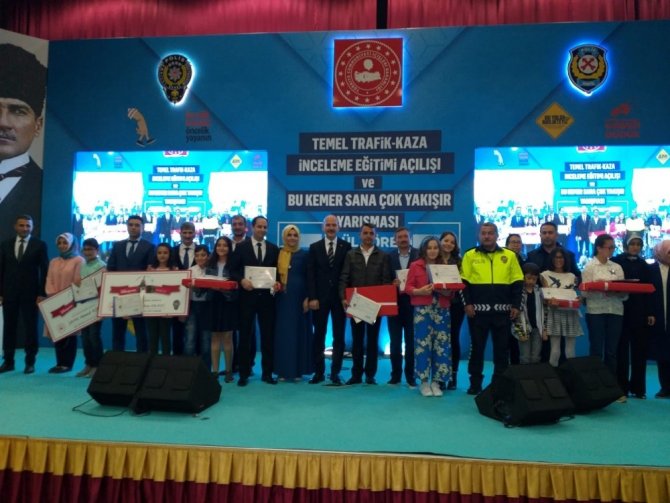 Bakan Soylu: "Türkiye uzun yıllardır, trafik güvenliği ile ilgili ciddi bir sorun yaşıyor"