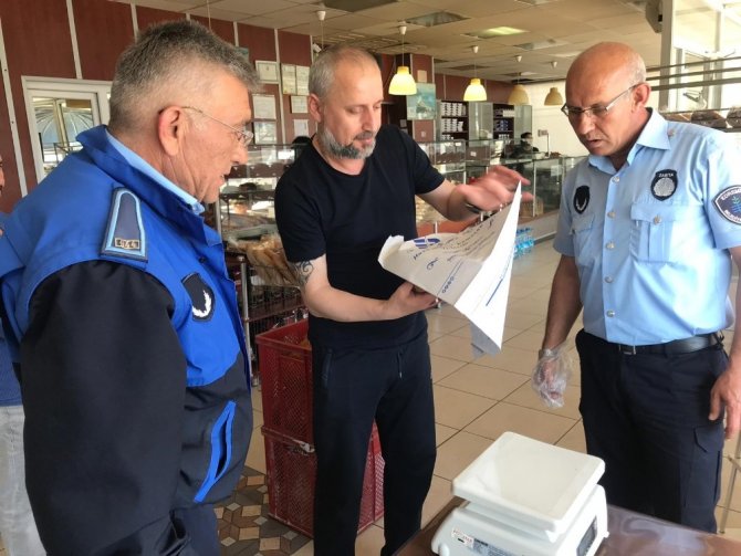 Balıkesir'in Edremit Belediyesi tarafından fırınlara Ramazan denetimi