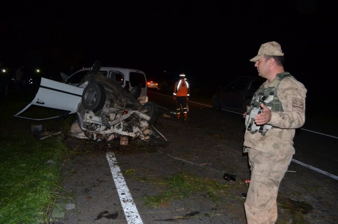 Kozluk karayolunda meydana gelen trafik kazasında 1 kişi öldü, 10 kişi yaralandı.