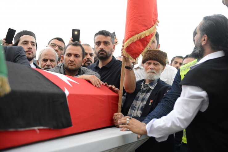 Ünlü tarihçi ve yazar Kadir Mısıroğlu son yolculuğuna uğurlandı