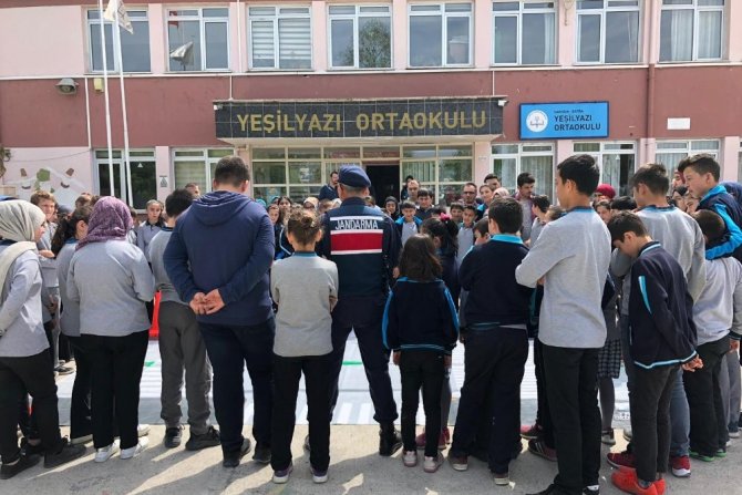 Karayolu Trafik Haftası etkinlikleri kapsamında farkındalık etkinliği