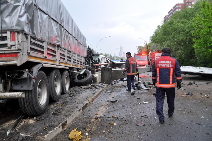 Ankara Bahçelievler Mahallesinde Kontrolden çıkan tır devrildi: 1 yaralı