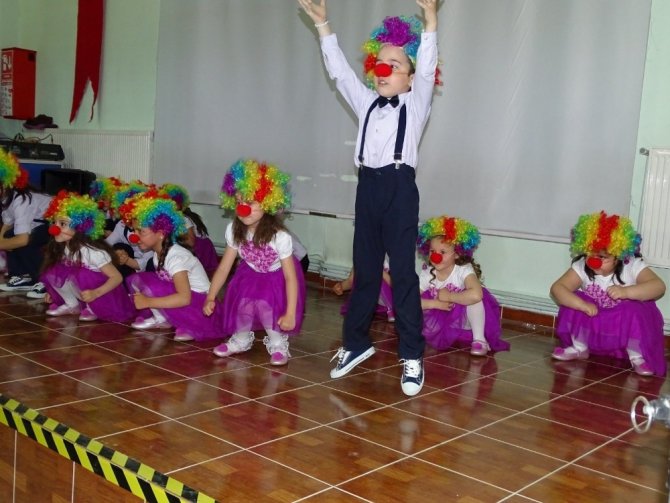 Anadolu Lisesi anasınıfı öğrencilerinin yıl sonu gösterisi büyük beğeni topladı