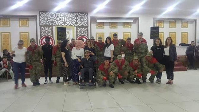 Balıkesir'in Susurluk ilçesinde 14 engelli gencin askerlik sevinci