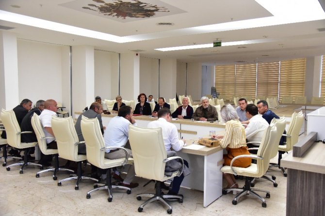Bilecik Belediye Başkanı Semih Şahin, muhtarlarla bir araya geldi
