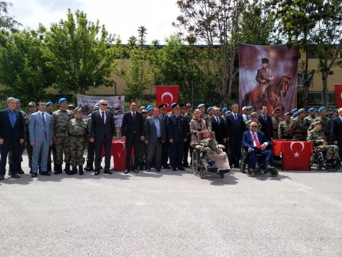 Bilecik'in Bozüyük ilçesinde Engelliler Çakı gibi asker oldular