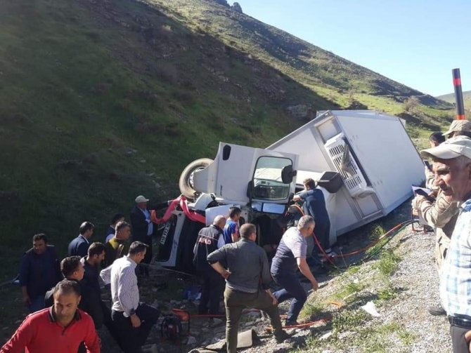 Bitlis'in Tatvan ilçesinde Tatvan trafik kazası: 2 yaralı