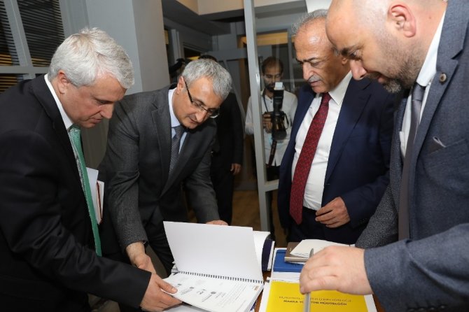 “100/2000 Projesi, Türkiye’yi bilimsel alanda söz sahibi olacak bir seviyeye taşıyacaktır”