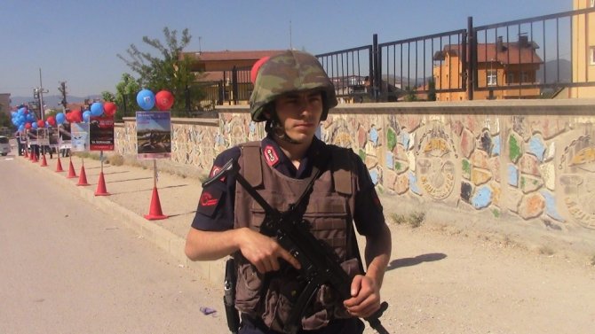 Kütahya Emet'te droneli trafik kontrolü