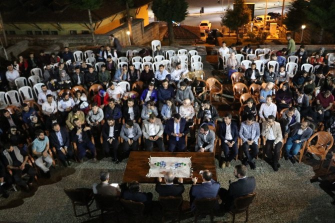 Ulaştırma ve Alt Yapı Bakanı Turhan Rizeli gençleri telefonla Binali Yıldırım ile buluşturdu