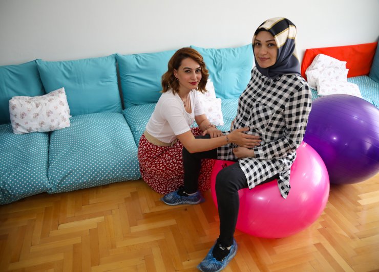 Anne adaylarına profesyonel 'kız kardeş'