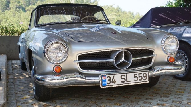 Milyon dolarlık klasik araçların yarışacağı "Tarihi Batı Anadolu Rallisi" Bodrum’dan start aldı