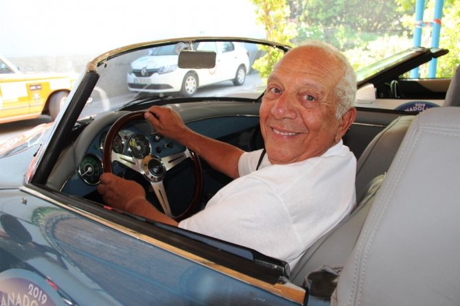 Milyon dolarlık klasik araçların yarışacağı "Tarihi Batı Anadolu Rallisi" Bodrum’dan start aldı