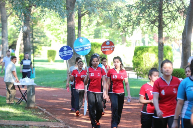 Vali Gül ve Başkan Tahmazoğlu, vatandaşlarla sağlıklı yaşam için yürüdü