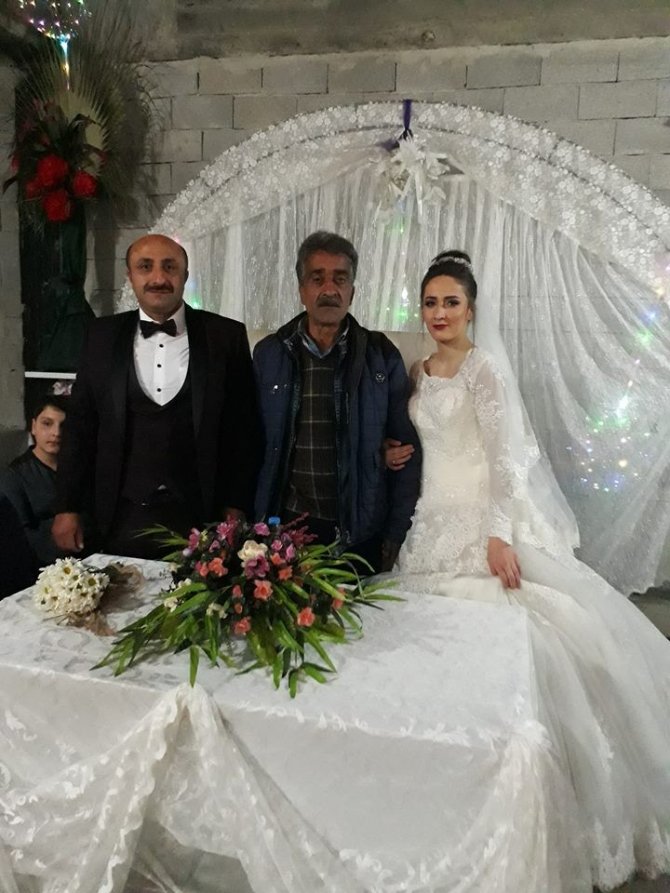 Cep telefonunu elinden aldığı gerekçesiyle eşine kızıp evi terk etti! 12 G